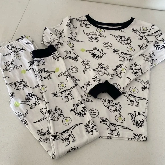 Pyjama set - Picture 1 of 5